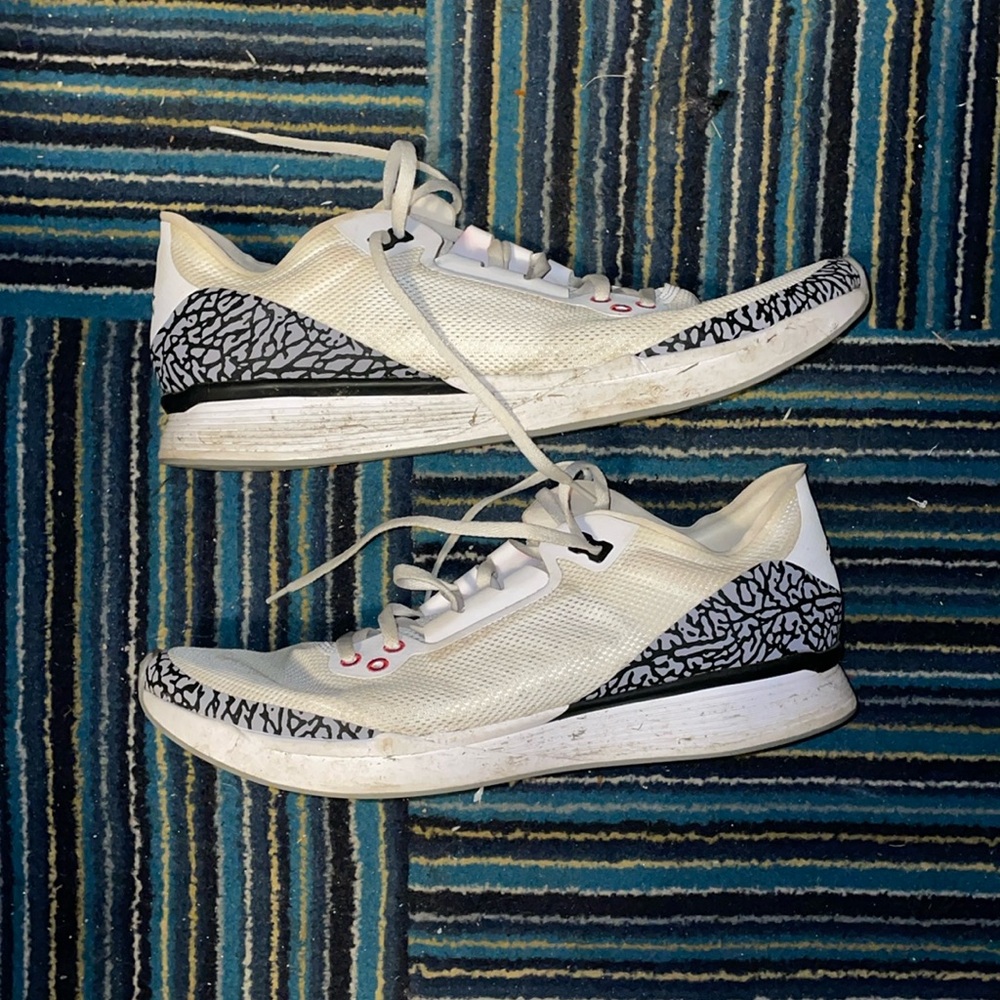 Jordan 3 running shoes white cement